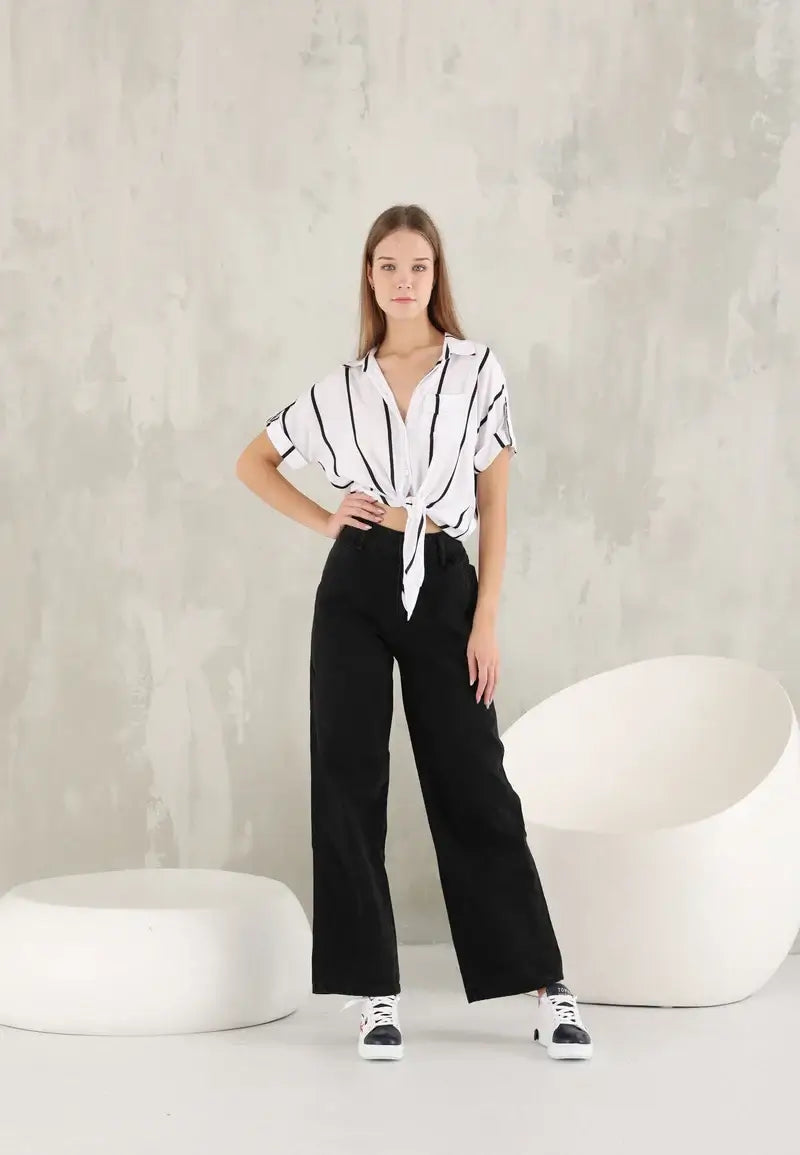 Women's black boyfriend jeans