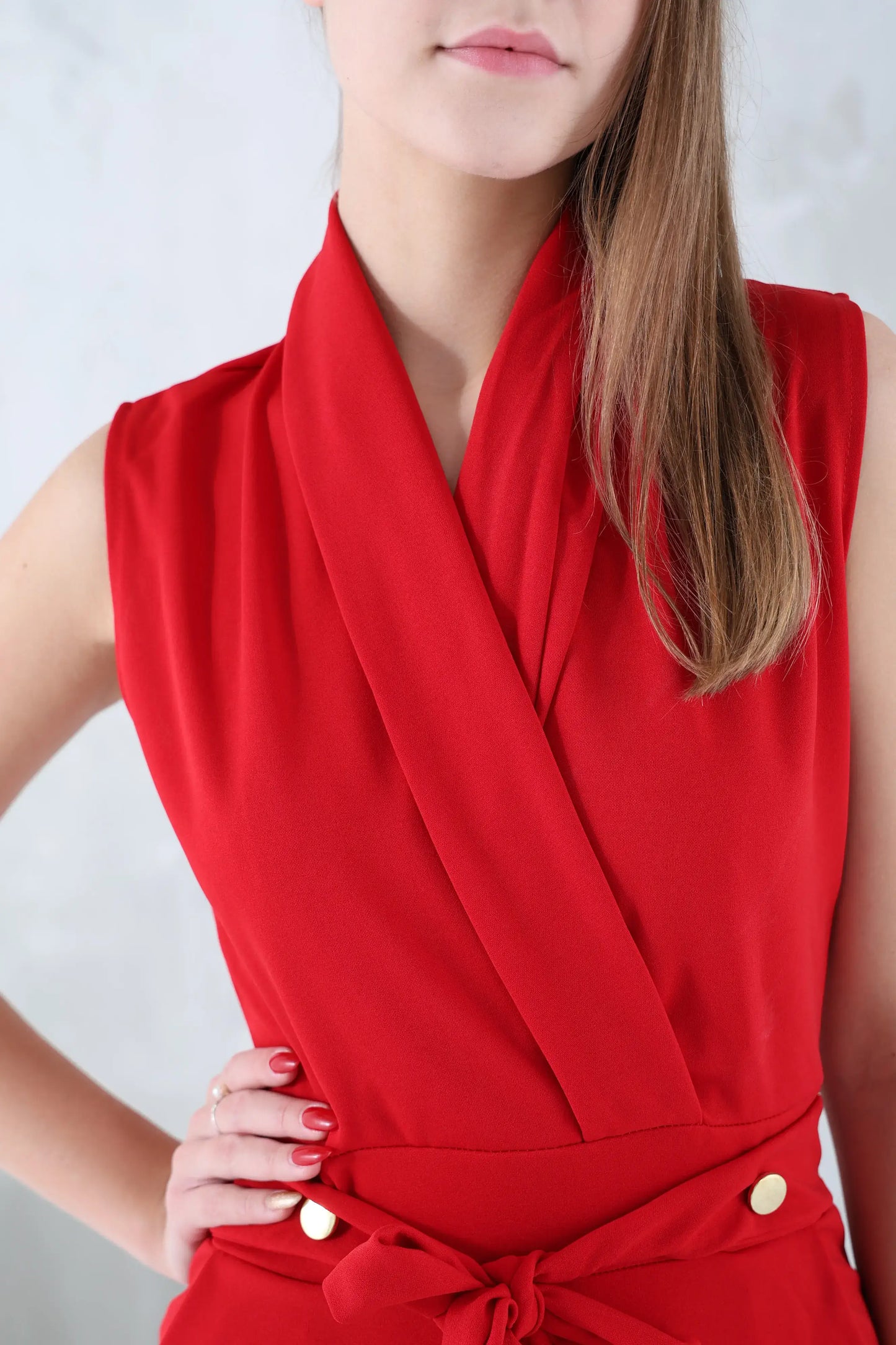 Jumpsuit with simple details and buttons on the pockets