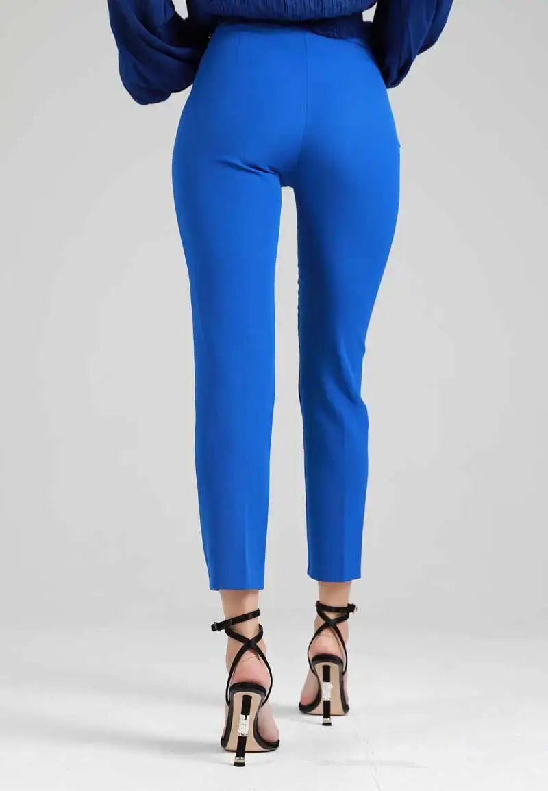 Women's pants with gold chain