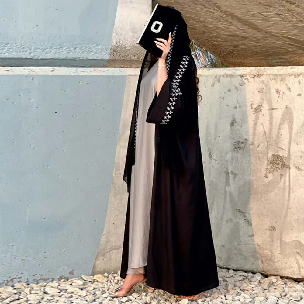 رداء نسائي إسلامي أنيق ذو شخصية رشيقة