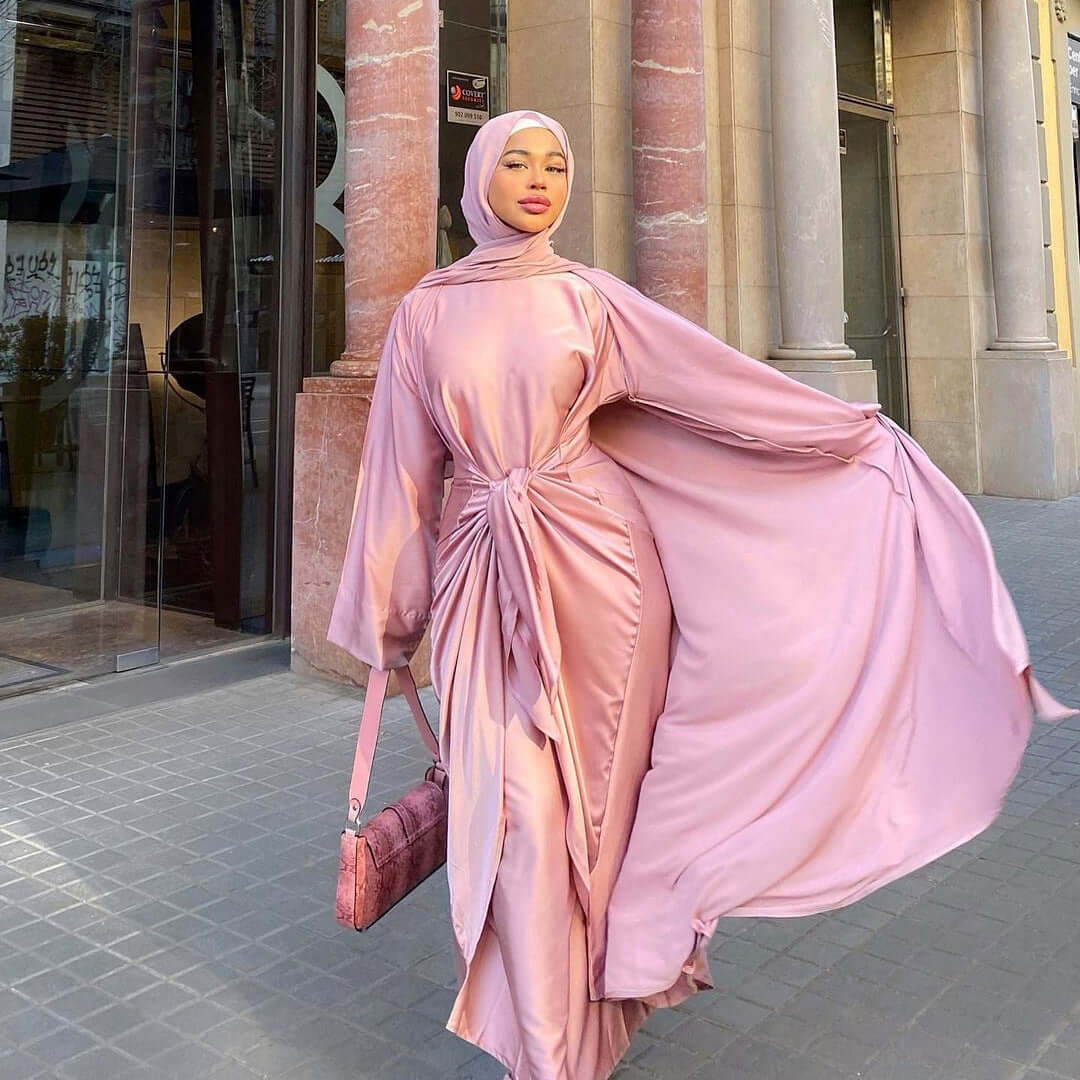 بدلة إسلامية نسائية مكونة من قطعتين بلون واحد
