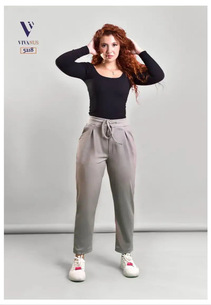 Women's thick fabric pants suitable for winter