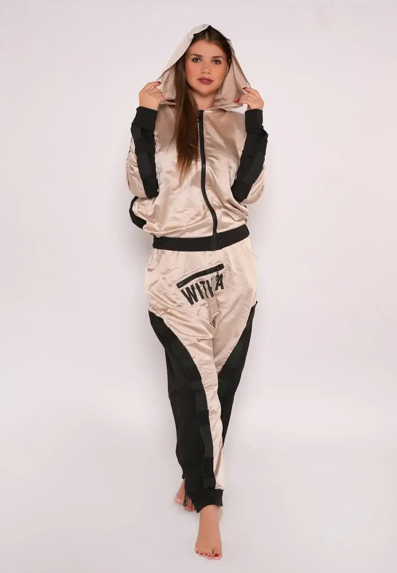 Women's pajamas with a modern and different design