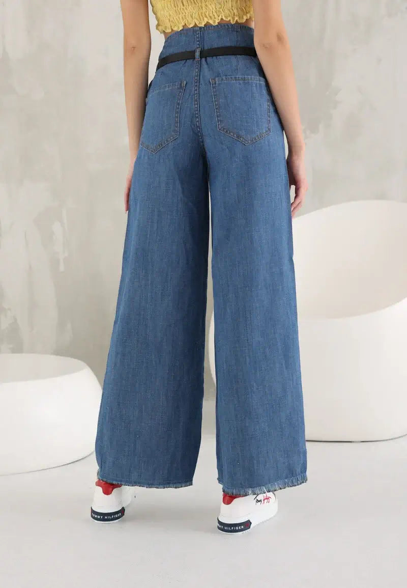 Women's boyfriend jeans