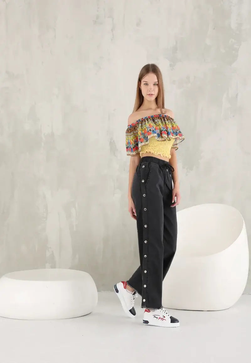 Snap Button Side Wide Leg Jeans