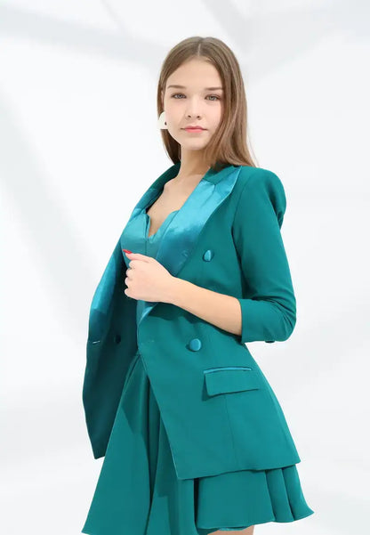 Women's blazer distinguished by its elegance and high quality