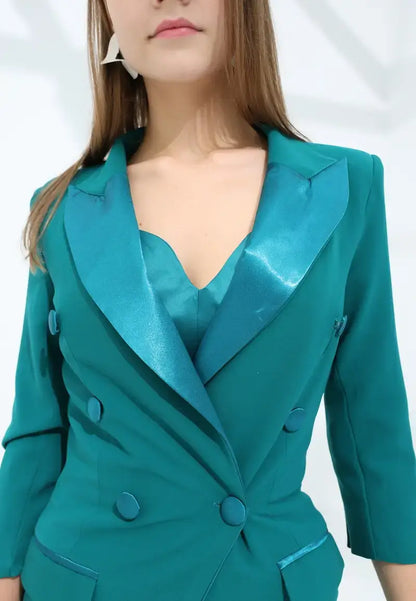 Women's blazer distinguished by its elegance and high quality