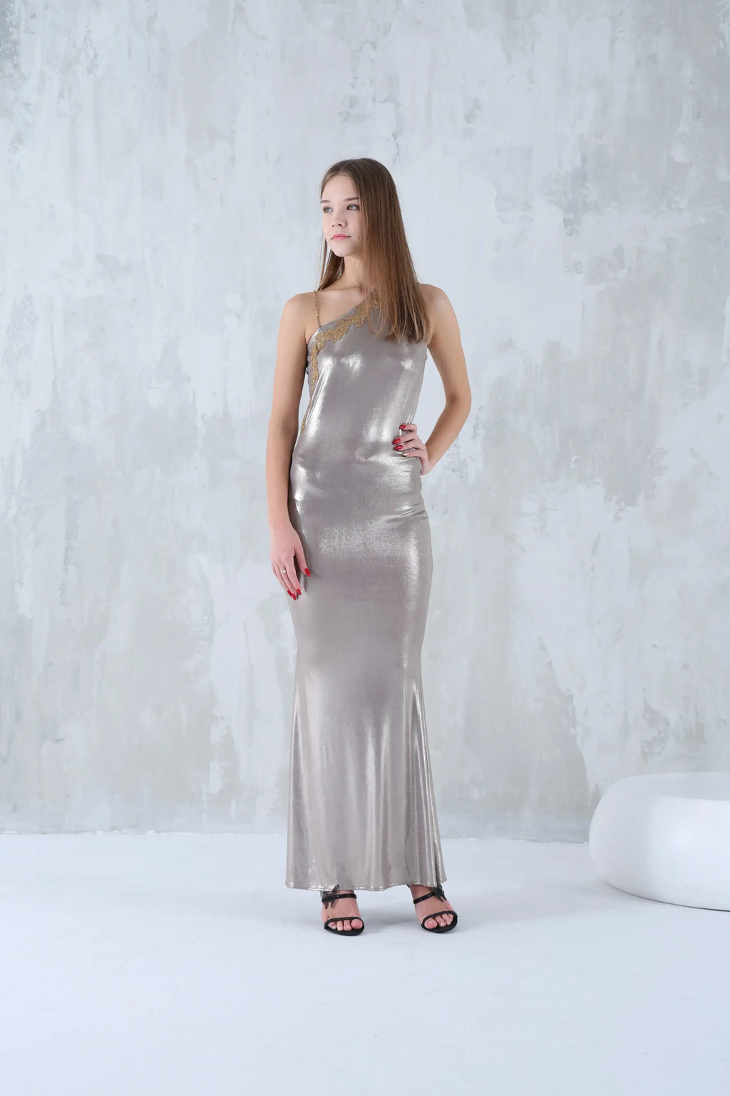 Shiny silver dress with delicate embroidery