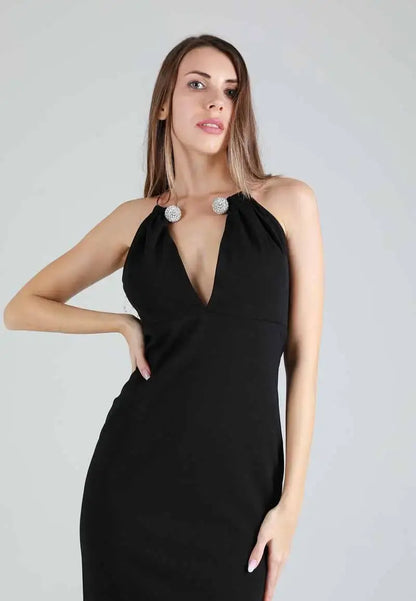 Dresses below the knee with a diamond neck design