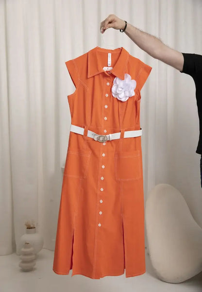 Long sleeveless dress in bright colors