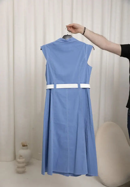 Long sleeveless dress in bright colors