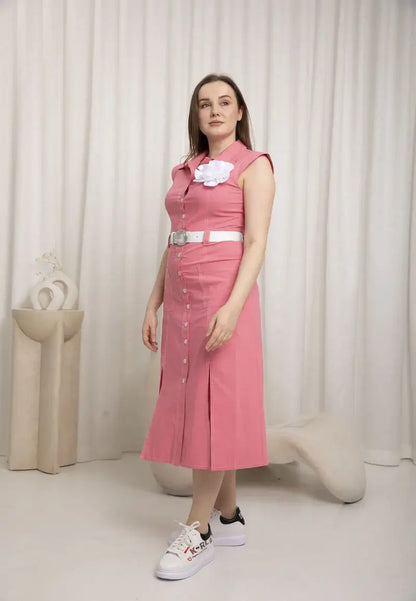 Long sleeveless dress in bright colors