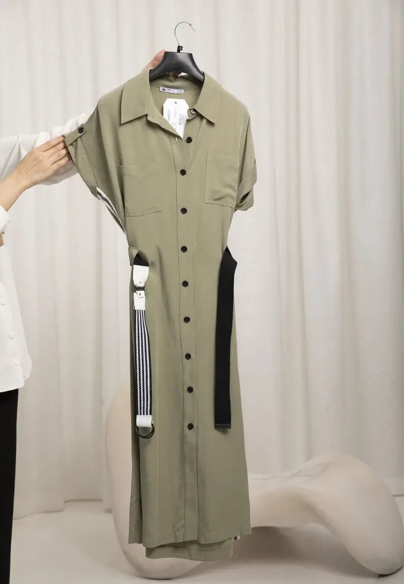 Long dress with belt in elegant and modern design