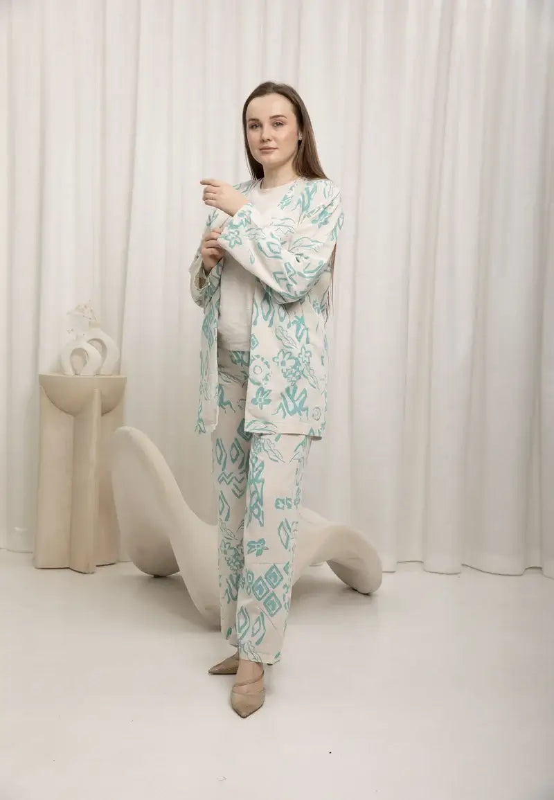 Women's Casual Loose Shirt and Pants Set with Distinctive Details