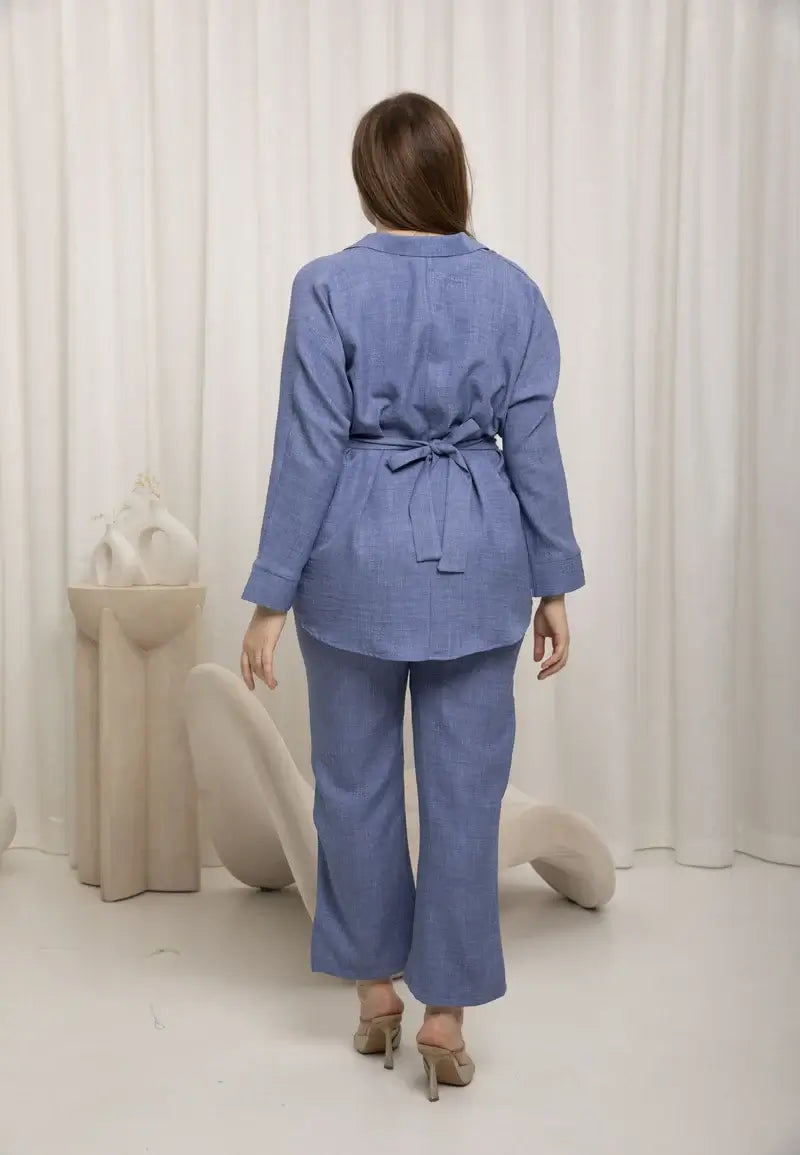 Women's shirt and pants set with belt at the waist