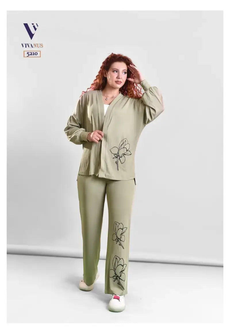 Women's set jacket and pants with simple drawing