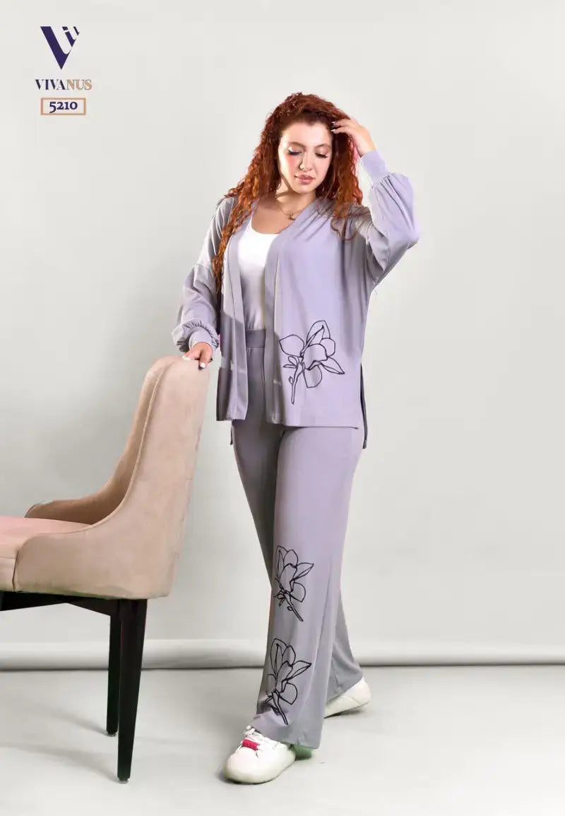 Women's set jacket and pants with simple drawing