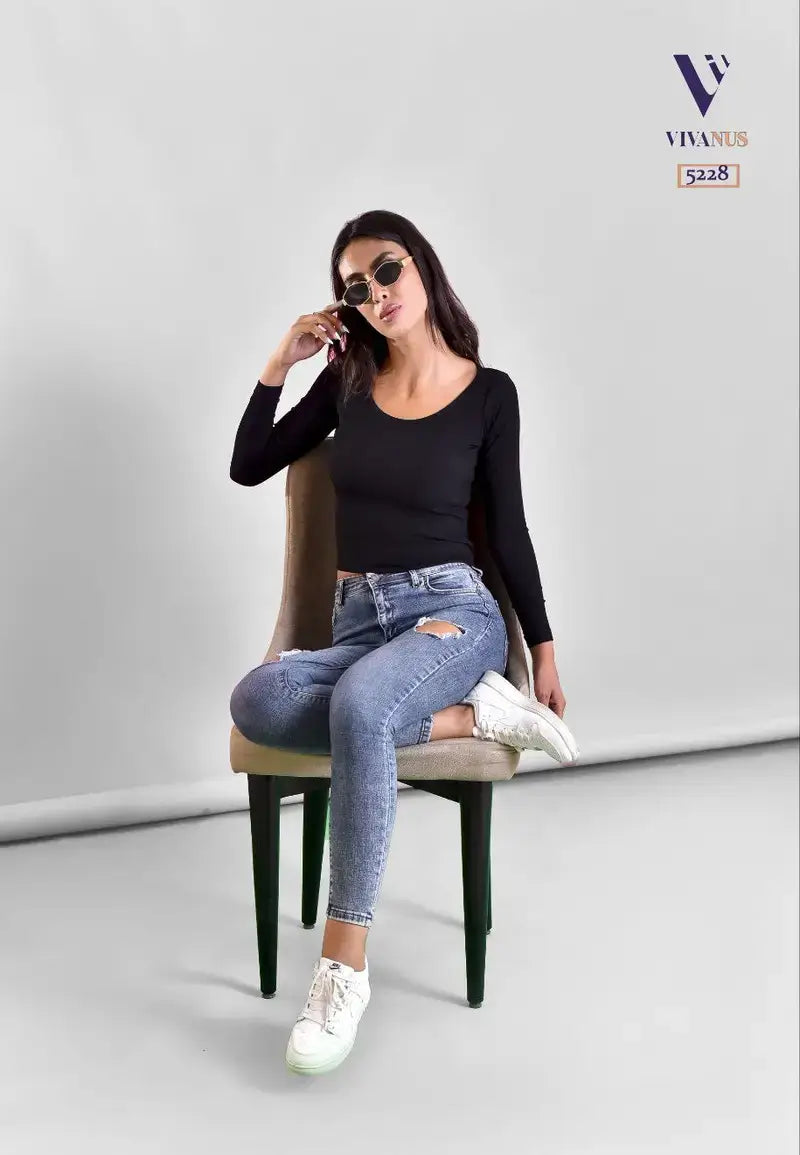 Stylish Long-Sleeve Crop Top