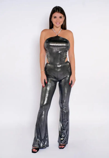 Shiny jumpsuit with distinctive colors