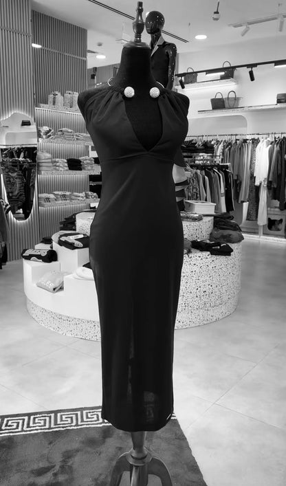 Dresses below the knee with a diamond neck design