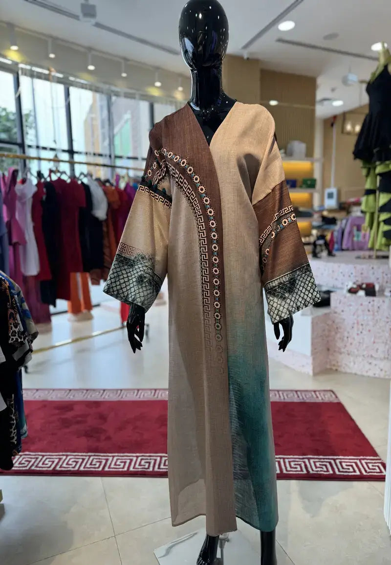 Distinctive abaya with elegant and attractive colors